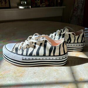 Chuck Taylor All Star Platform Sneakers Zebra Print Sz 6,5 worn once, excellent